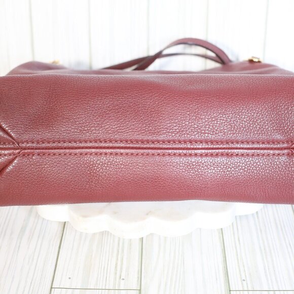 Michael Kors triple compartment deep burgundy leather multi-pocket/zip purse - Picture 14 of 16